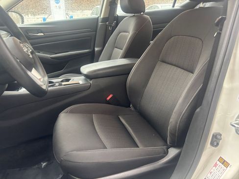 Used 2025 Nissan Altima 2.5 SV image 37