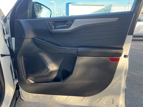 Used 2024 Ford Escape Active image 11