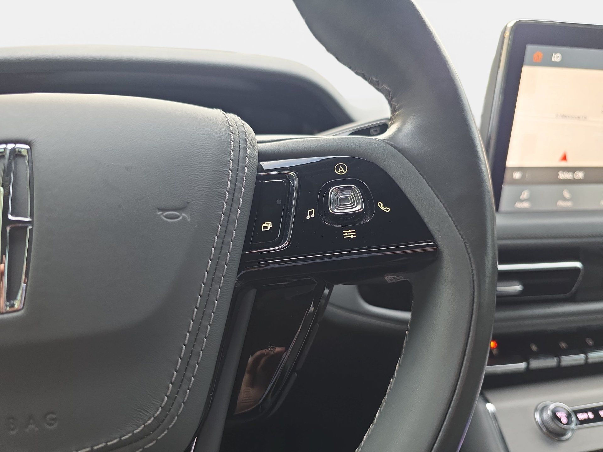 Used 2020 Lincoln Aviator Reserve w/ Equipment Group 201A RWD image 18