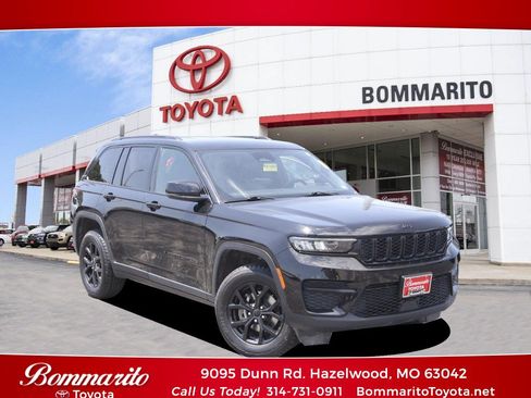 Used 2024 Jeep Grand Cherokee Altitude AWD/4WD image 1