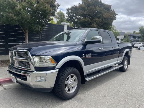 Used 2013 RAM 2500 Laramie w/ Convenience Group image 2