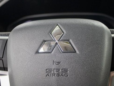 Used 2023 Mitsubishi Outlander SEL image 9