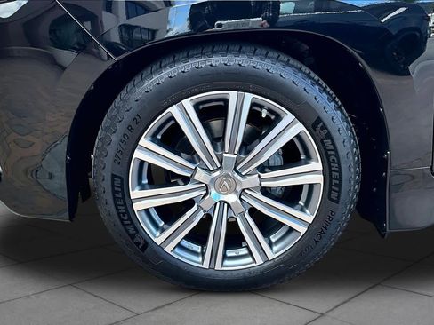 Used 2016 Lexus LX 570 4WD w/ Luxury Package image 10