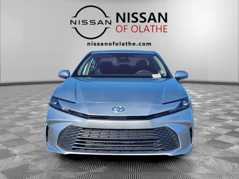 Used 2025 Toyota Camry LE image 31