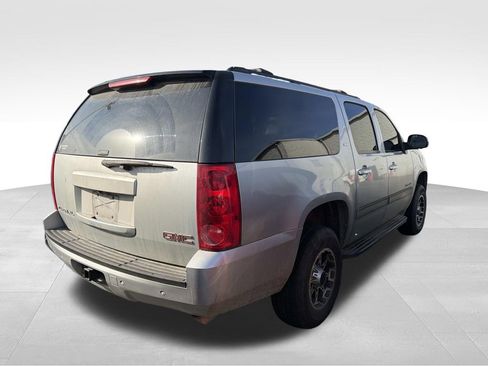 Used 2013 GMC Yukon XL 2500 SLT image 2