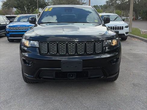 Used 2022 Jeep Grand Cherokee Laredo X image 2
