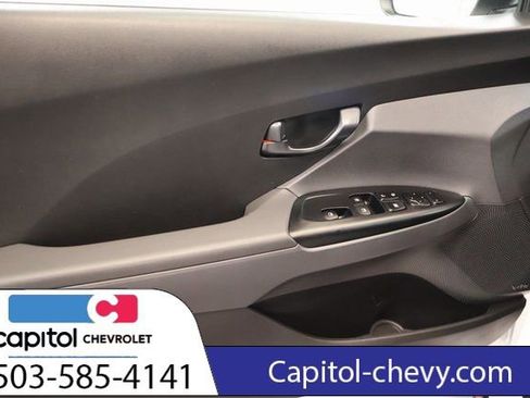 Used 2022 Hyundai Veloster N FWD image 11