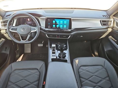 Used 2025 Volkswagen Atlas Cross Sport SE FWD image 26