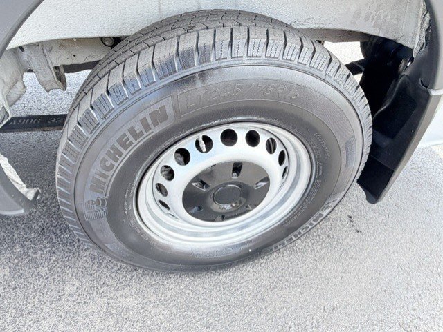 Used 2008 Dodge Sprinter 2500 RWD image 9