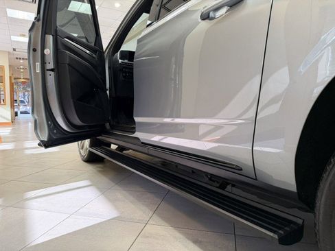 Used 2025 Cadillac Escalade ESV Sport w/ Touring Package image 52