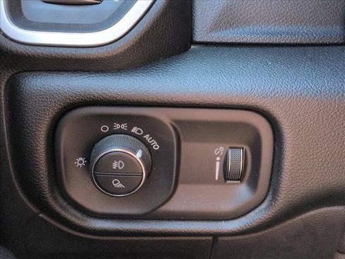 Used 2021 RAM 1500 Big Horn AWD/4WD image 13