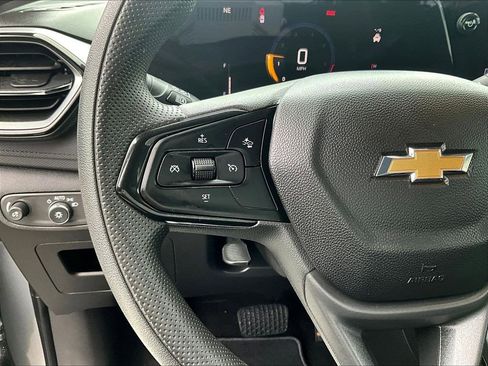 Used 2024 Chevrolet TrailBlazer LS FWD image 22