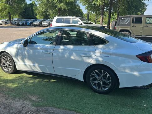 Used 2021 Hyundai Sonata SEL w/ Convenience Package FWD image 4