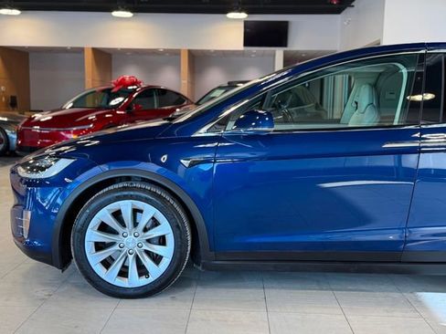 Used 2017 Tesla Model X 75D image 9