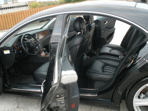 Used 2006 Mercedes-Benz CLS 500 image 24