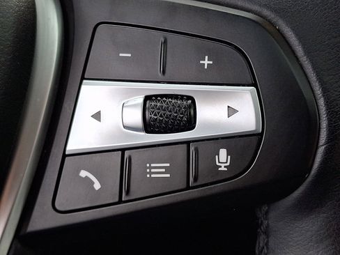 Used 2025 BMW X5 xDrive50e image 24