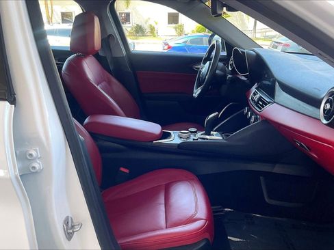 Used 2021 Alfa Romeo Giulia Ti w/ Nero Edizione RWD image 7