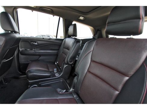 Used 2021 Honda Pilot Black Edition image 32