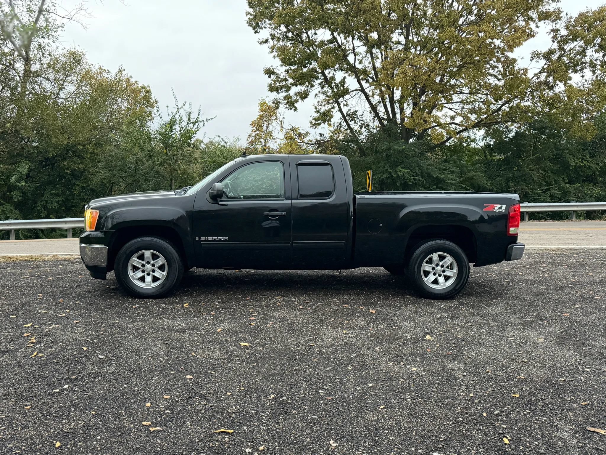 Used 2008 GMC Sierra 1500 SLE w/ Power Pack Plus AWD/4WD image 5