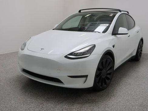 Used 2021 Tesla Model Y Performance image 2