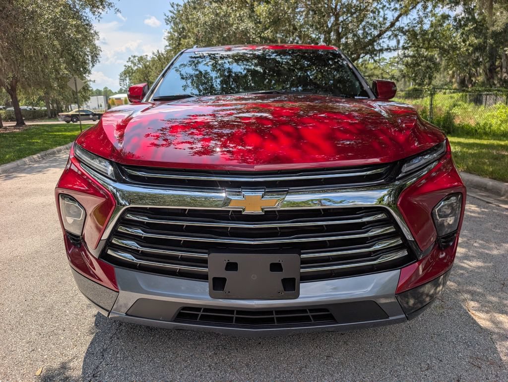 Used 2024 Chevrolet Blazer Premier w/ Enhanced Convenience Package FWD image 2