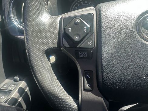 Used 2019 Toyota Tacoma TRD Off-Road AWD/4WD image 20