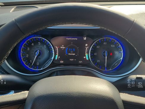 Used 2024 Chrysler Pacifica Limited w/ S Appearance Package FWD image 20