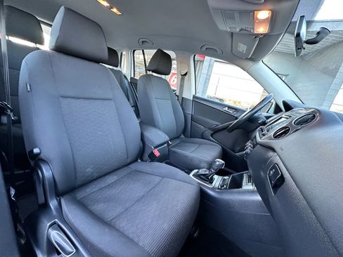 Used 2017 Volkswagen Tiguan Limited w/ Premium Package image 21