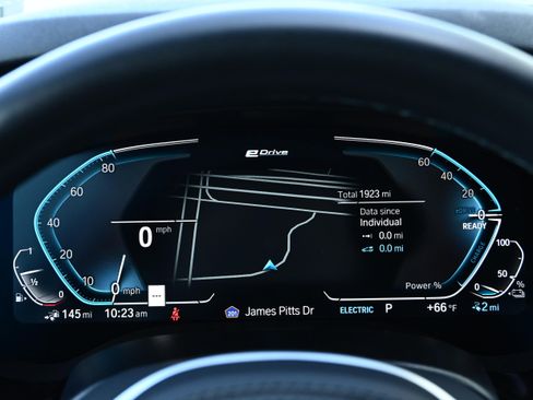 Certified 2022 BMW 530e w/ Premium Package image 15