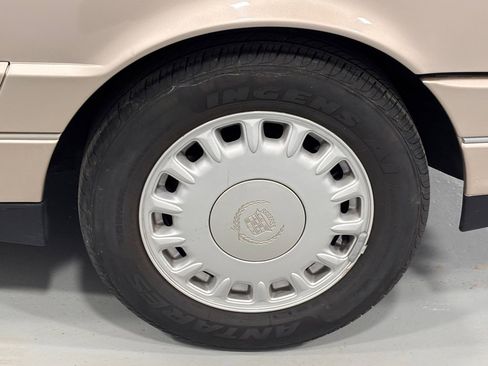 Used 1993 Cadillac Allante image 24