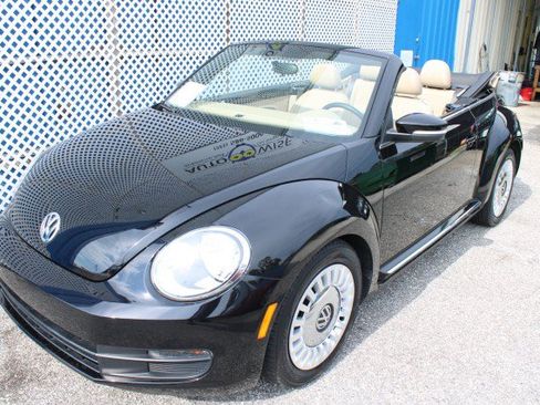 Used 2015 Volkswagen Beetle 1.8T FWD image 8
