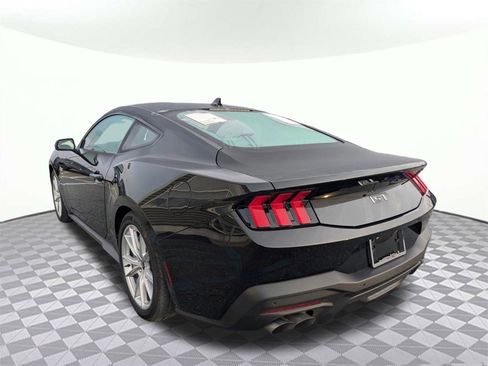 Used 2024 Ford Mustang GT Premium image 5