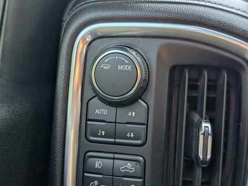 Used 2020 Chevrolet Silverado 1500 RST AWD/4WD image 28