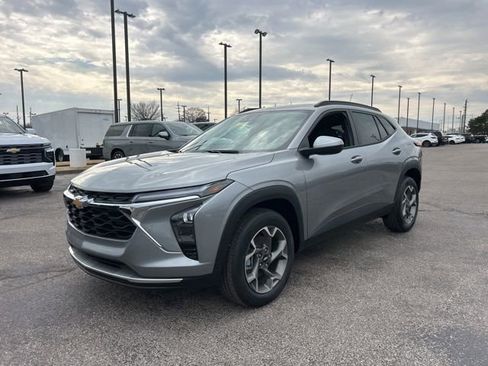 New 2026 Chevrolet Trax LT w/ Sunroof Package image 7