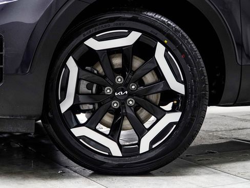 Used 2025 Kia Telluride S AWD/4WD image 2