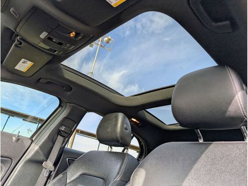 Used 2018 Mercedes-Benz GLA 250 image 16