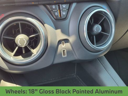 Used 2021 Chevrolet Blazer LT w/ Midnight/Sport Edition FWD image 33