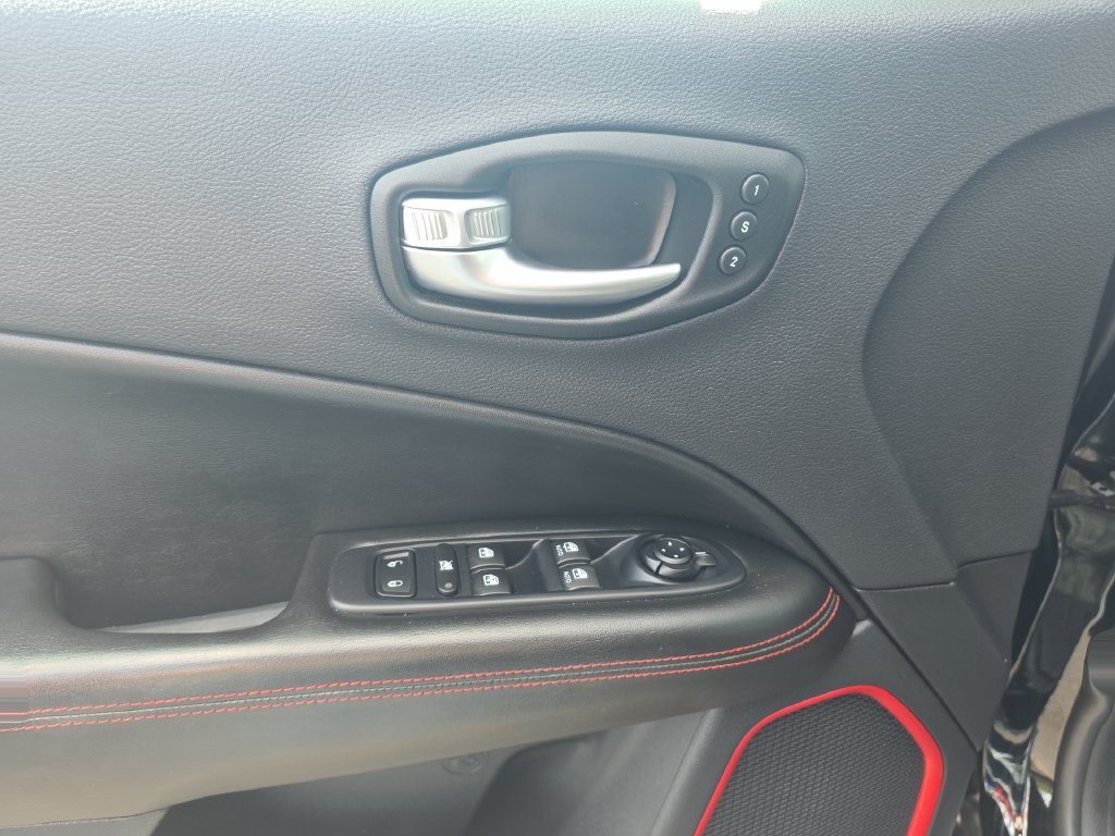 Used 2021 Jeep Compass Trailhawk AWD/4WD image 14