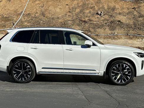 New 2026 Volvo XC90 B6 Plus image 4