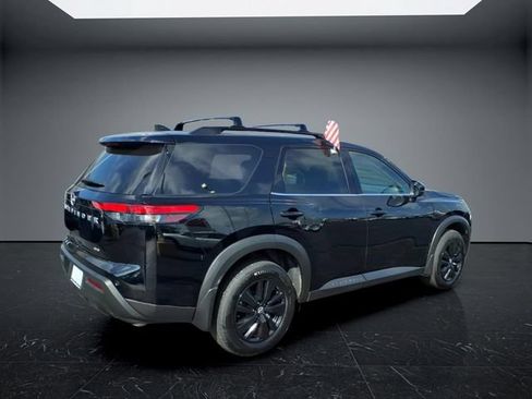 Certified 2025 Nissan Pathfinder SV AWD/4WD image 3