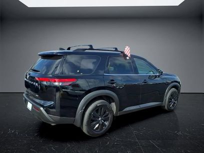 Certified 2025 Nissan Pathfinder SV