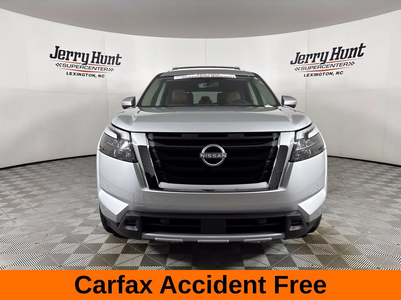 Used 2025 Nissan Pathfinder Platinum w/ Cargo Package FWD image 3