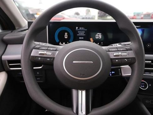 Used 2025 Hyundai Sonata SEL FWD image 10