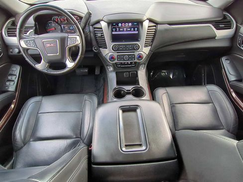 Used 2018 GMC Yukon SLT image 13
