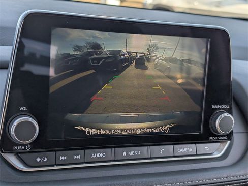 Certified 2024 Nissan Rogue SV image 14