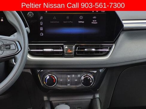 Used 2025 Chevrolet TrailBlazer LT AWD/4WD image 23