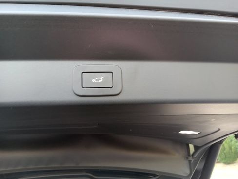 Used 2025 Land Rover Range Rover Sport SE AWD/4WD image 26