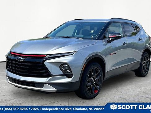 Used 2025 Chevrolet Blazer LT w/ Redline Edition image 3