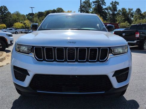 New 2025 Jeep Grand Cherokee Laredo X image 8