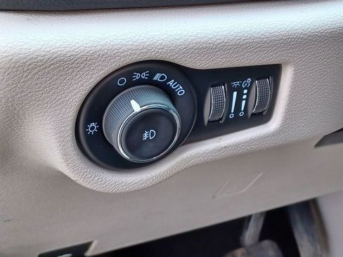 Used 2022 Chrysler Pacifica Limited image 17